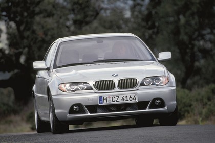 BMW 3er Coupé E46 LCI Aussenansicht Front schräg statisch silber