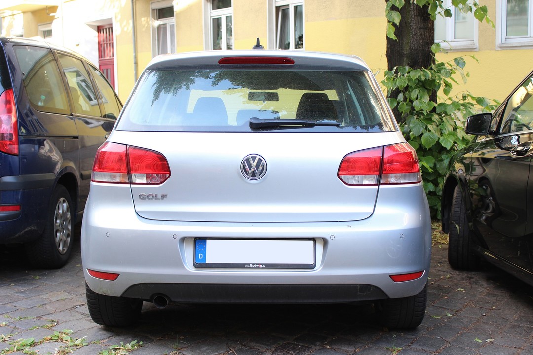 Vw Golf 6 Fünftürer Seit 2008 Mobile De Vw Golf 6 Fünftürer Aussenansicht Heck Statisch Silber