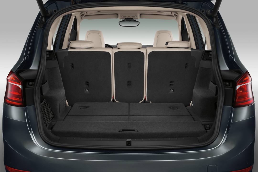 Bmw 2er Gran Tourer F46 Seit 2017 Mobile De Bmw 2er Gran Tourer Aussenansicht Kofferraum Studio Statisch Schwarz